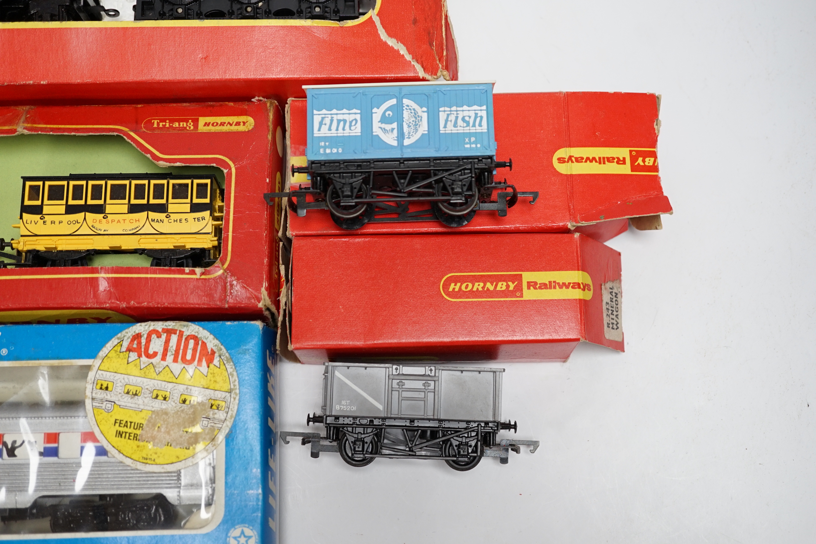 Eight items of 00 and HO gauge model, railway, including; a Tri-ang Stevenson’s Rocket set (R346), a Hornby Railways Princess Class locomotive (R050), An Amtrak diesel locomotive, and three coaches, etc.